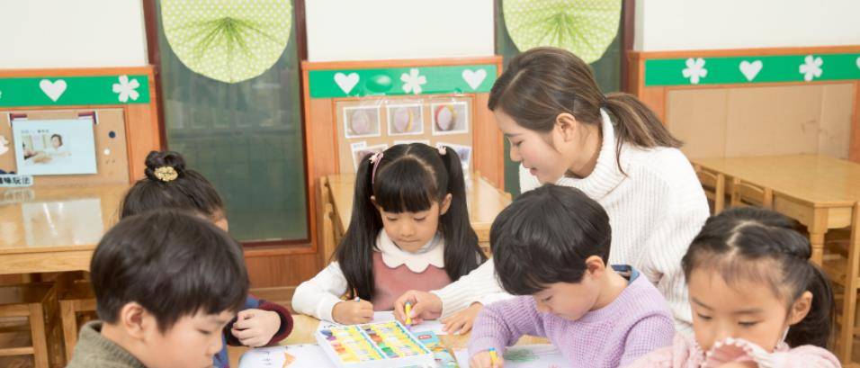 发型|幼儿园老师是否多“关怀”自家娃，从宝宝小举动能看出，对照一下