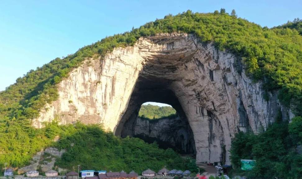 贵州有座世界最大天生桥洞，高178米长400米，曾经差点成为军工厂