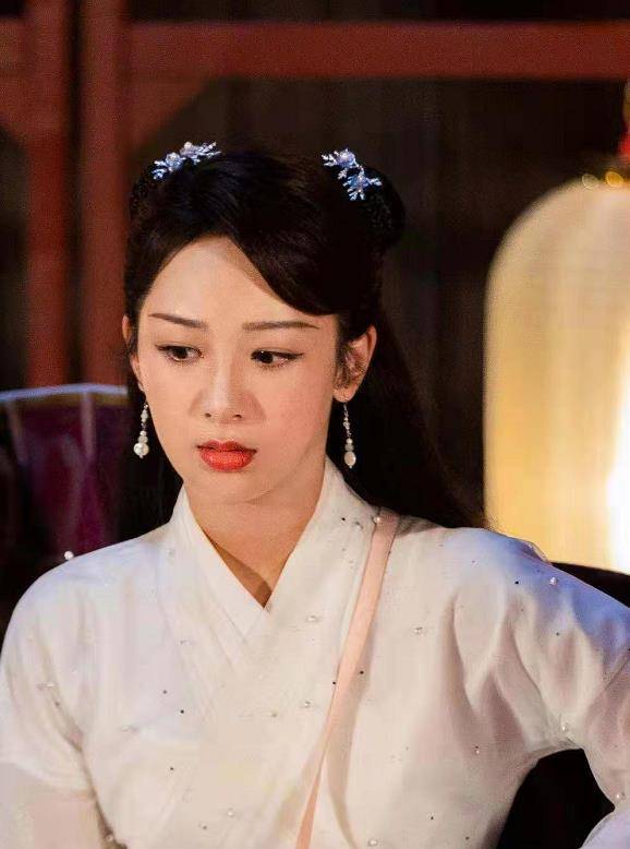 陶虹|黄子韬晒《萌探》家族合照，直言少了杨紫不够完美