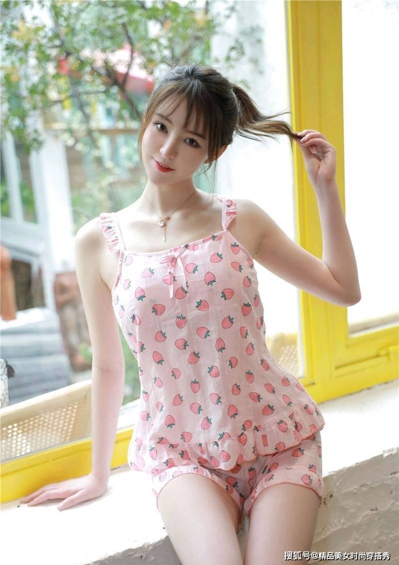 胸口|背心套装款式的家居服,清凉舒适,在家穿真的很舒服