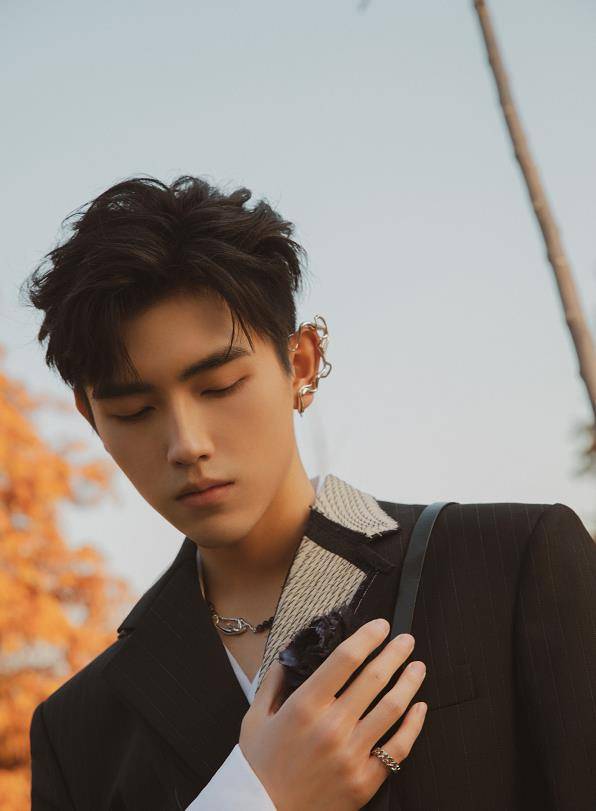 因为|意外！罗云熙陈飞宇被曝将二搭合作新剧，导演或将由陈凯歌担任