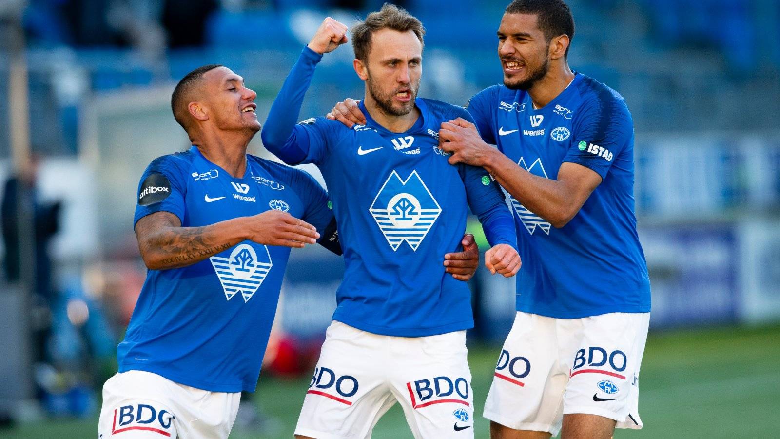 欧洲杯英格兰阵容 8113ff82f5244b5d877fd06d581384cb.jpeg