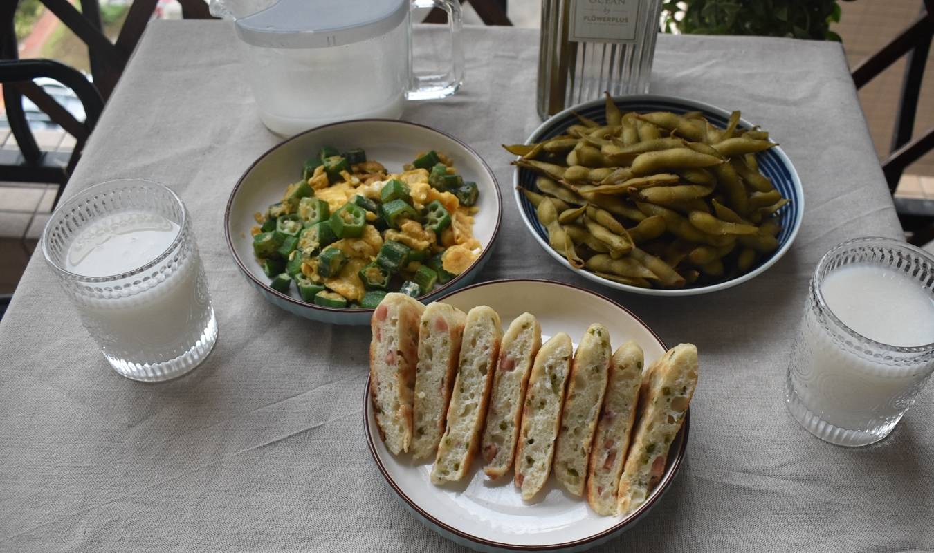 面包|老两口的七天早餐,有时只有一碗面,有时简单几样,网友:美好