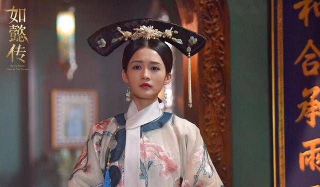 妖精|气质女神李沁，美得独特，黑白配都穿出高级感，不愧被赞中国妖精