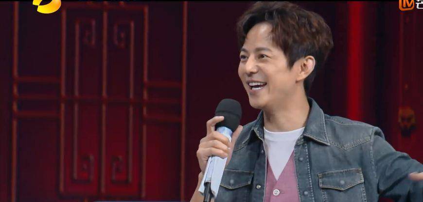 那一段|明星穿帮镜头，戚薇、赵丽颖的都不算啥，唯独何炅的穿帮我最服