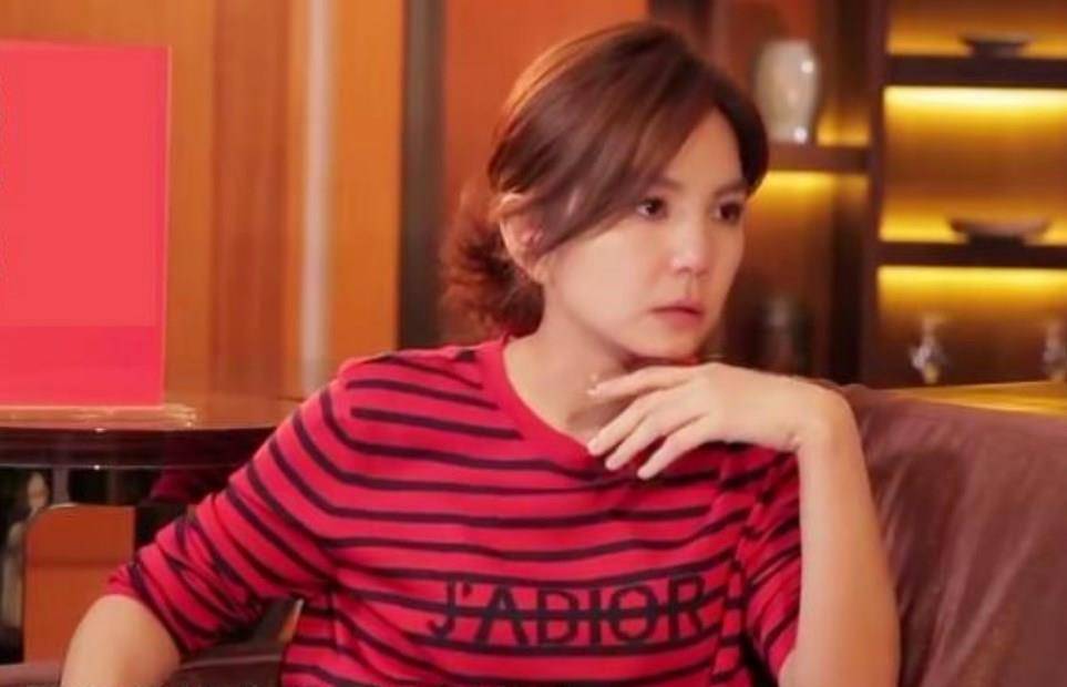 现实|Ella节目中哭着向老公道歉，老公一直反对要二胎，这个原因太现实