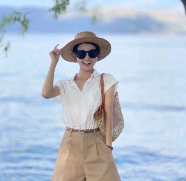 女人要有不被定义的穿搭自由,学会打扮自己,轻松成为精致女人_衬衫