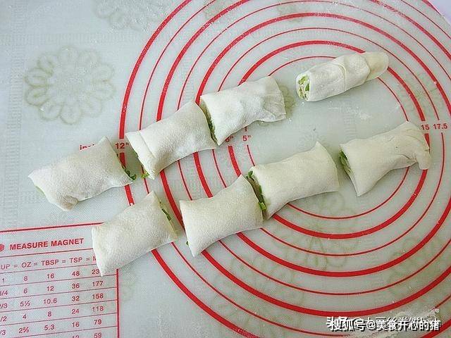 能量|快手葱油饼，外酥里软，15分钟完成，能量足又抗饿，太香！