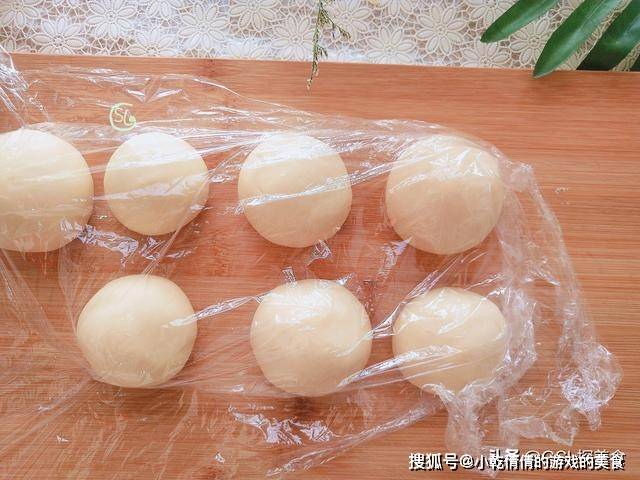 什么|早餐,试一试这个红豆椰蓉包,松软香甜,馅料足,孩子连吃了两个