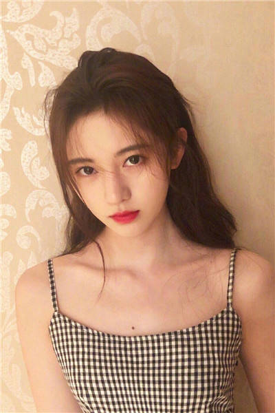 仙女|吊带裙夏日小仙女必备！倪妮身着身复古吊带长裙气质满满！