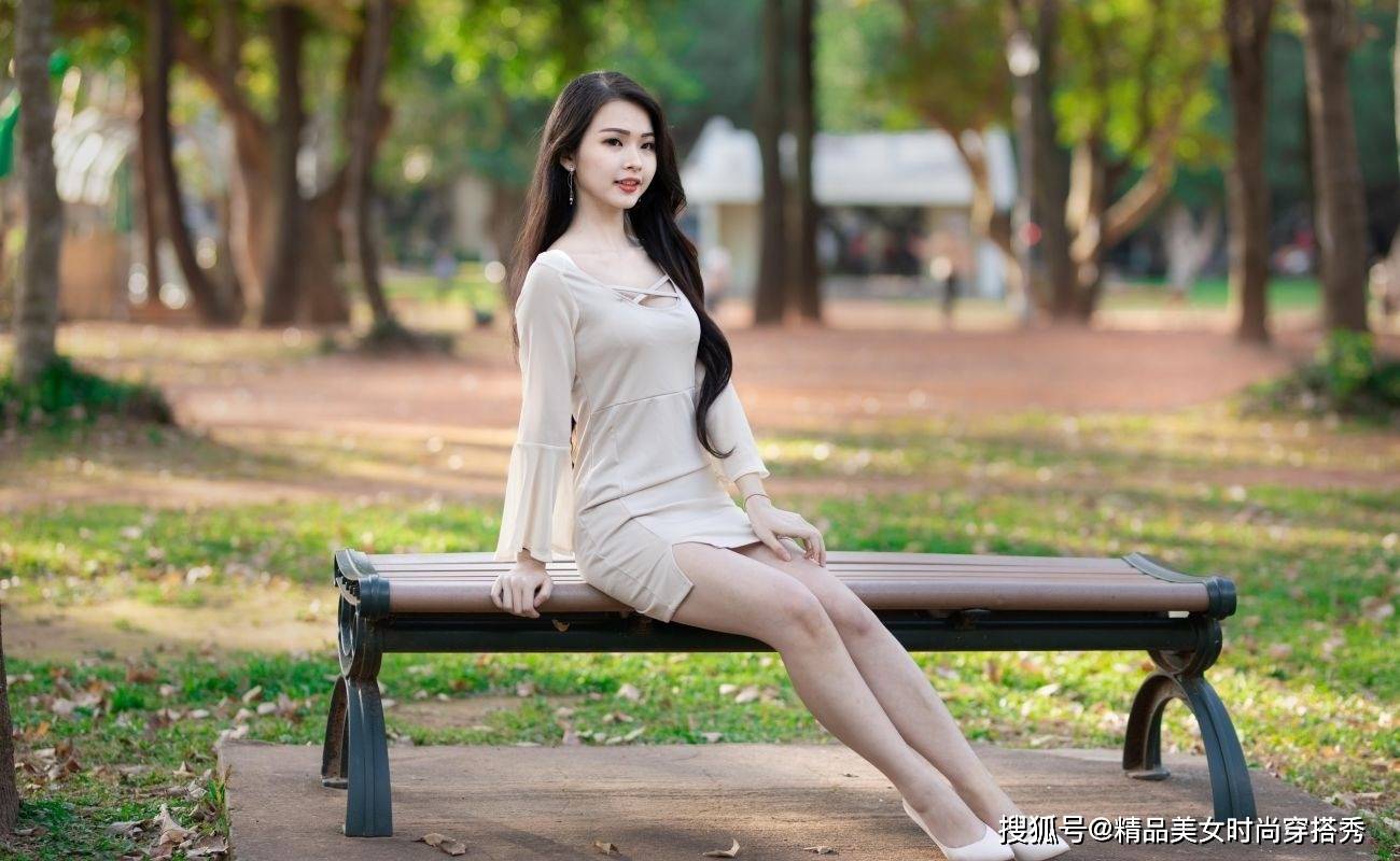 妹纸|简约米色连衣裙，无需任何的装饰也能尽显优雅的甜美感觉
