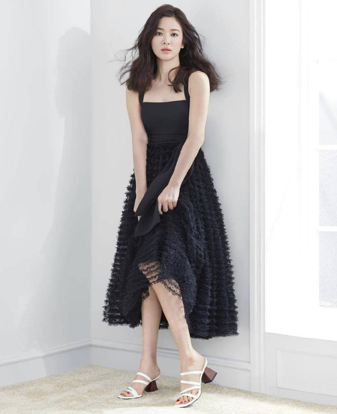 颜色|来跟宋慧乔学穿搭，瞬间让自己成为韩范女神，粉色裙子高级减龄