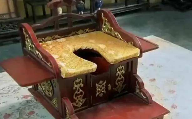 考古发现王朝卫生间遗址 | 看看古代厕所中的另类文明史_粪便