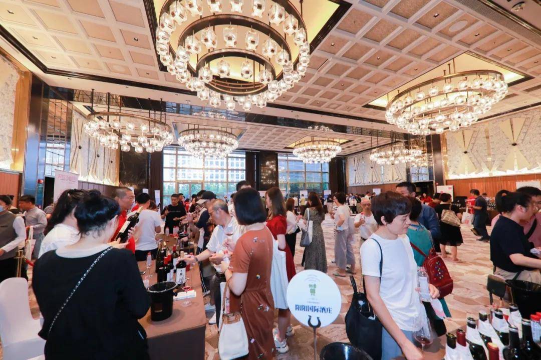 酒庄|圆满收官！贺兰山东麓葡萄酒银川产区2021城市巡展南京站成功举办