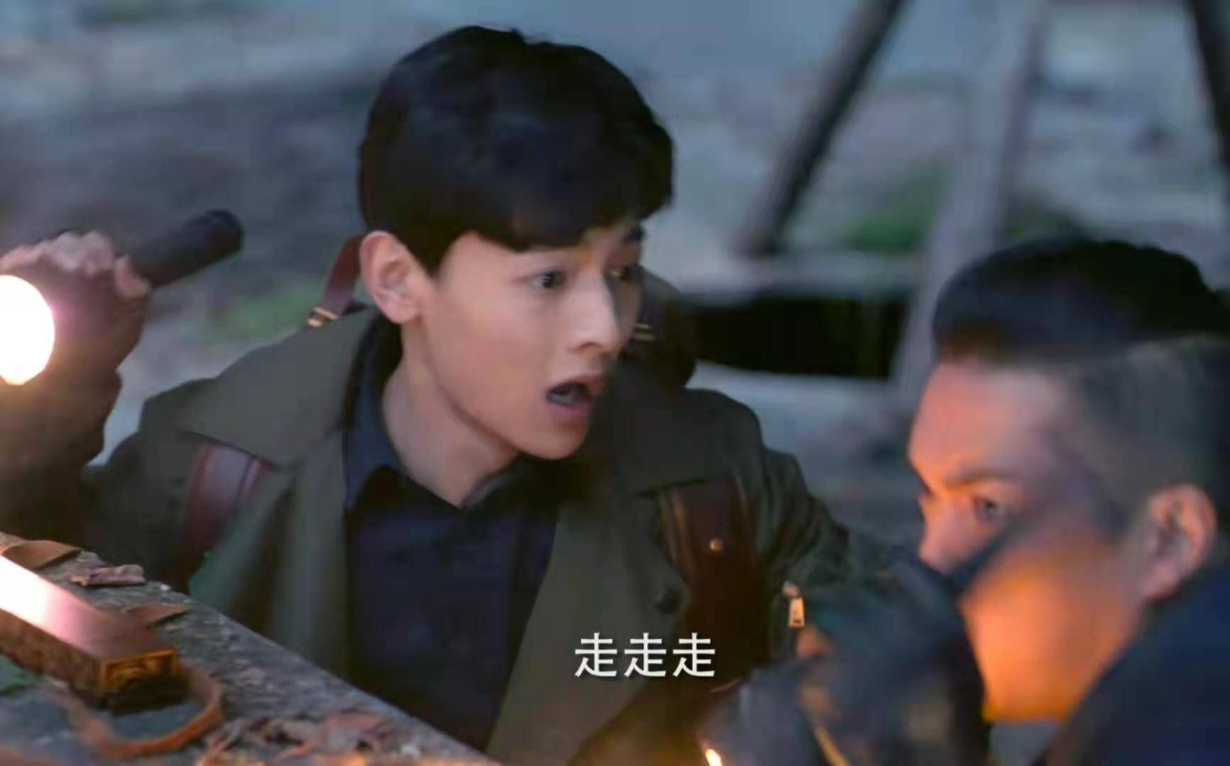 原著|《云顶天宫》引吐槽，张起灵开挂御剑飞行，男主很有自知之明