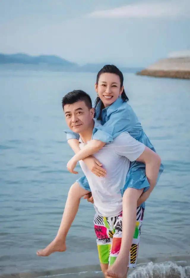 秦海璐老公王新军的前妻 是个狠角色 助 红海行动 拿36亿票房 唐静