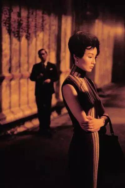 三条|女人过35岁穿什么？和T恤+短裤说再见，这三条裙子更适合你