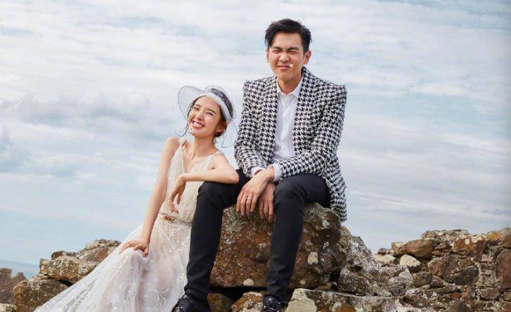 小腹|唐艺昕被疑怀二胎！小腹隆起之外还有疑点，网友称怀孕起码5个月