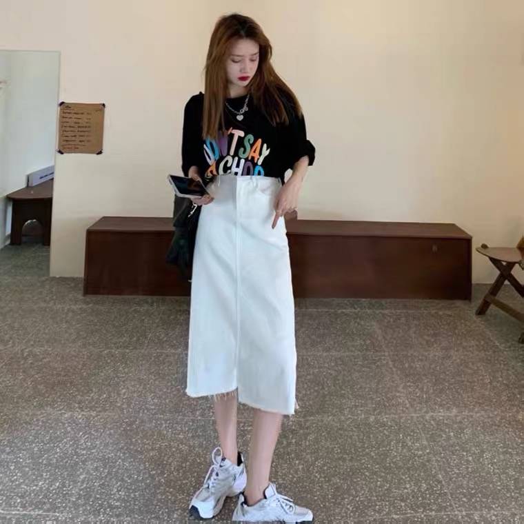 夏天|服装搭配秘诀丨夏天最美不过黑白配,时髦减龄又高级,谁穿谁好看