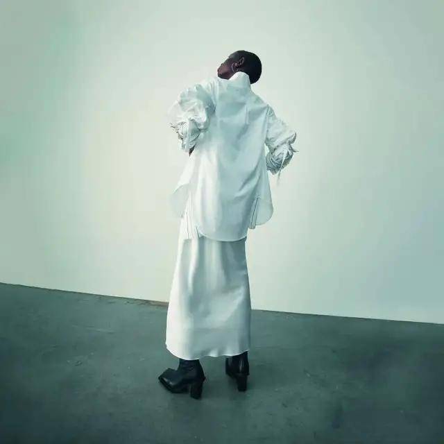 男女|山本耀司死忠粉，热衷模糊男女界限，作品让卡戴珊爱不释手