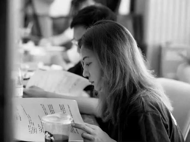 温情|赵薇：一丝幽默，一份温情，一种美。