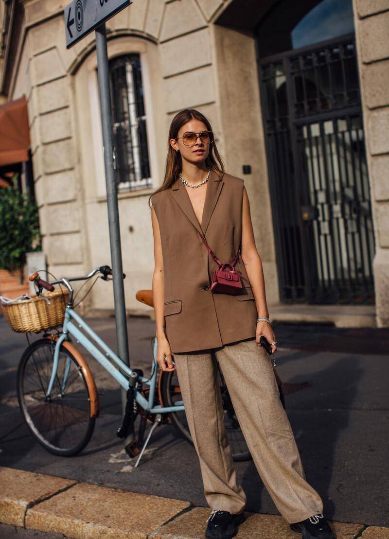 马甲|炎炎夏日嫌西装太热？那就把袖子“拆”了变西装马甲，时髦又个性