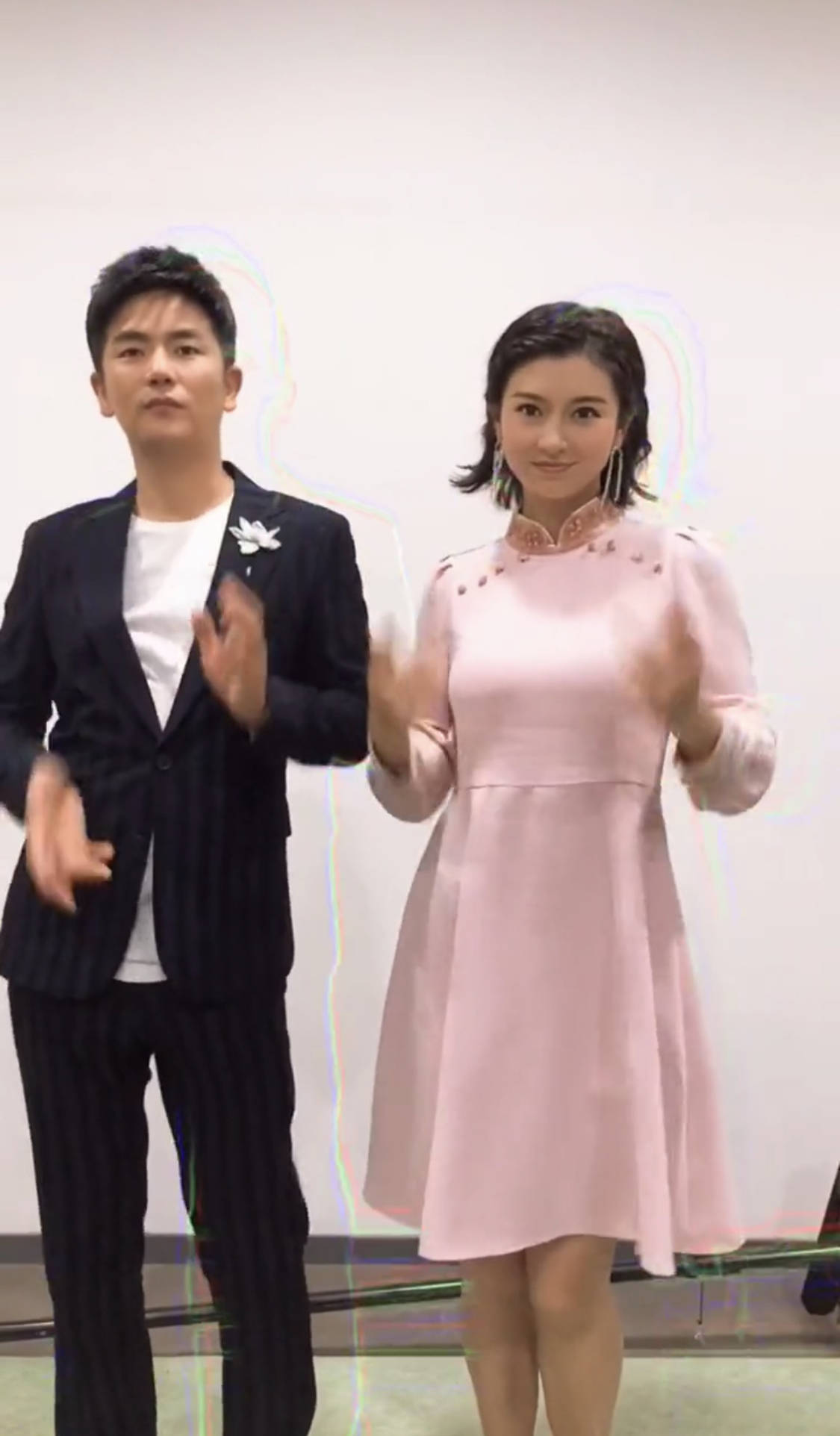 温太医|爷青回:“温太医”与“眉姐姐”罕见同框,简约搭配,仍有CP感