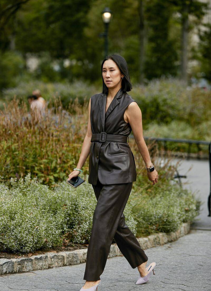 马甲|炎炎夏日嫌西装太热？那就把袖子“拆”了变西装马甲，时髦又个性