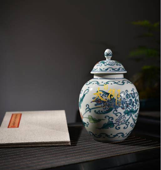 大御瓷器涂杏花青花斗彩瓷艺大师一己之力造就当代斗彩传奇