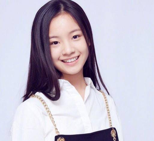 因为|没考上大学却被徐静蕾力捧，陶虹都忍不住夸她，李庚希有什么魔力