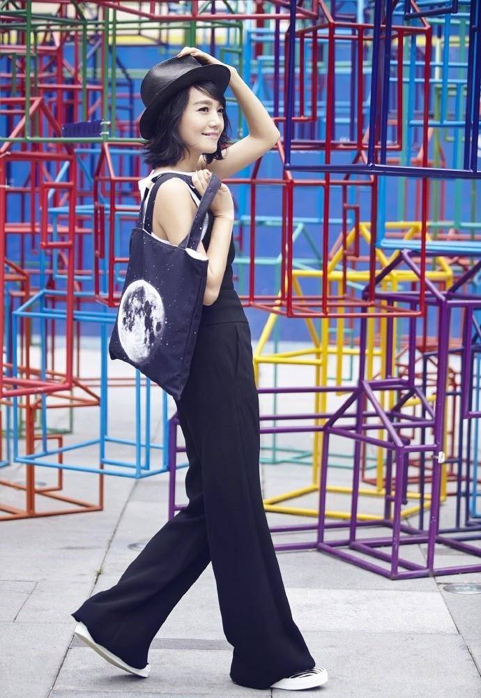 朱丹|朱丹瘦的时候也挺时髦,穿连体裤盖住“脚后跟儿”,腿又显长一截