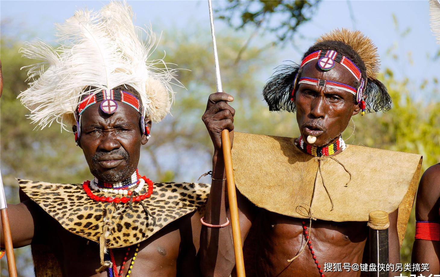 懒散的非洲部落：妻子用“进口”首饰品，牛还被偷压力太大变勤奋