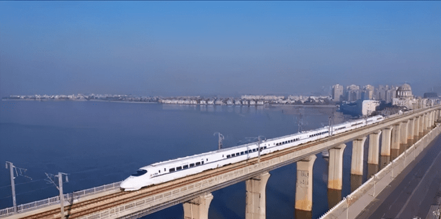 北向,新开工沪嘉甬跨海铁路,谋划推进跨沪甬城际铁路跨杭州湾公路二