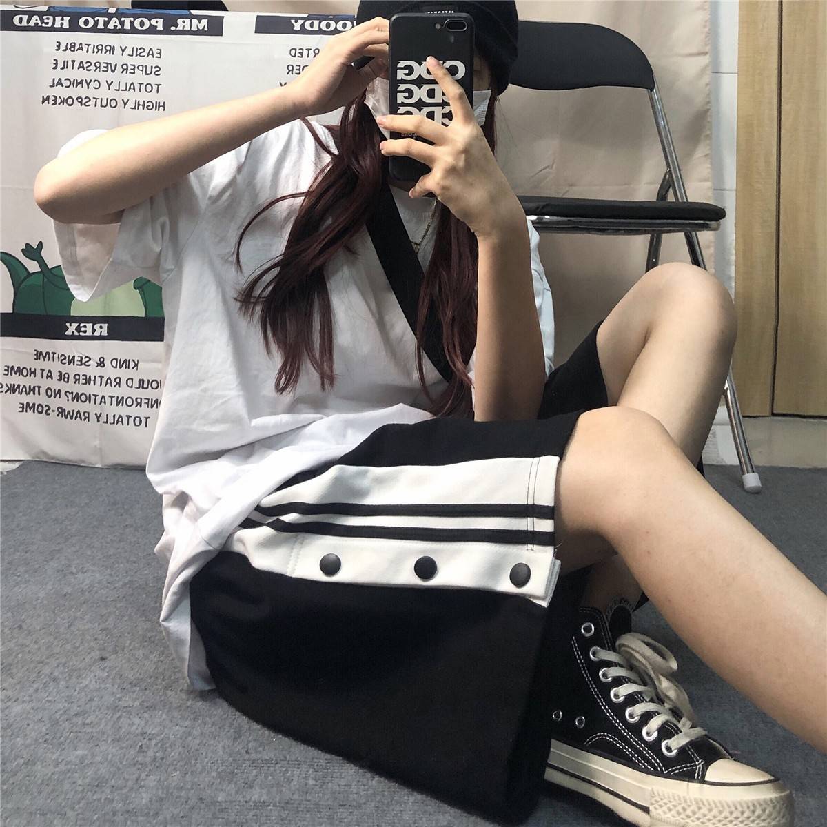 休闲风|简单好搭的排扣短裤，男女皆可搭，让这个夏季充满CP感