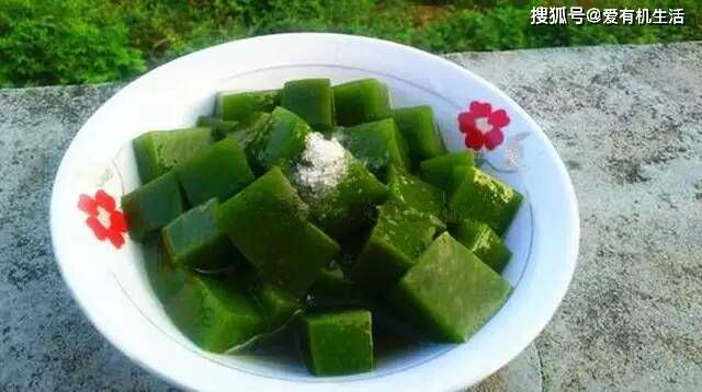 南方有一种美味,人称“斑鸠豆腐”,清凉解暑,特别适合三伏天吃!