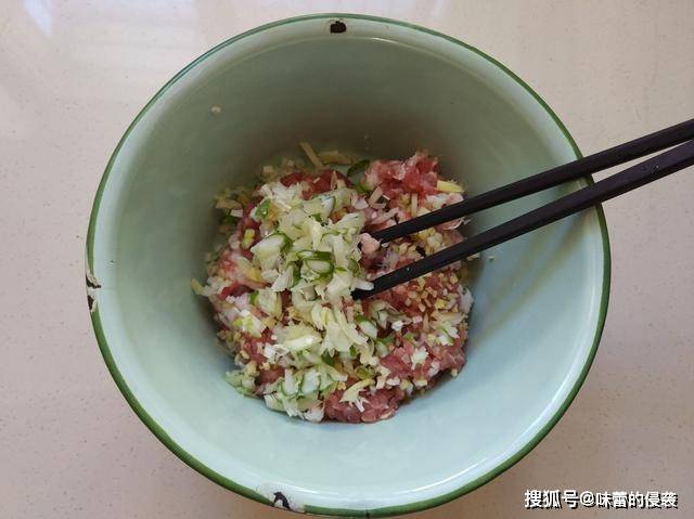 胡椒面|儿子点名要吃这早餐，简单快手，软乎喷香，每次都得吃上2大盘
