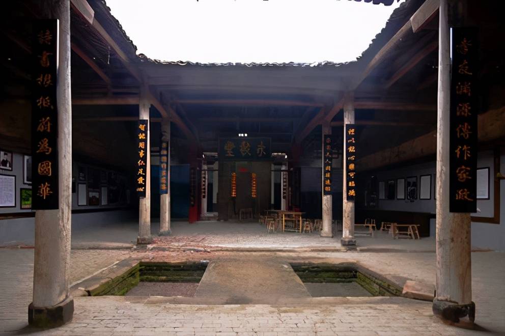 江西800年古村落,距吉安市区约14千米,明清赣派建筑群保存完好