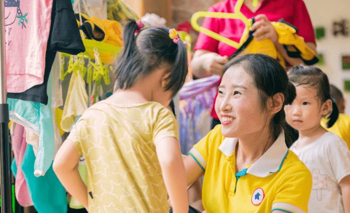 什么|幼儿园老师一般是什么学历，家长得知后，面露愁容又无能为力