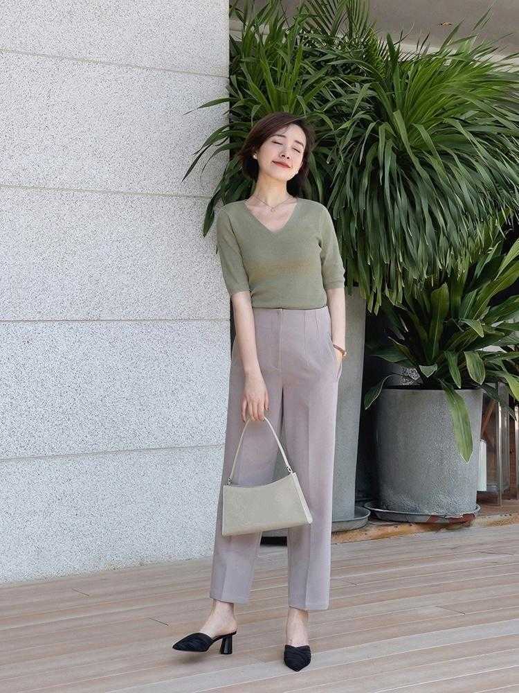 身材|过了50岁+的女人怎么穿？学会这几个搭配要点，让你减龄又时髦