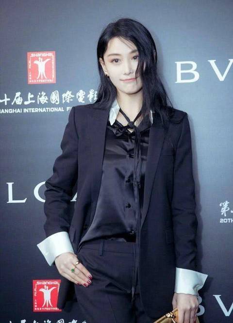 设计|盘点张馨予惊艳全场的八大着装，你最喜欢哪款？