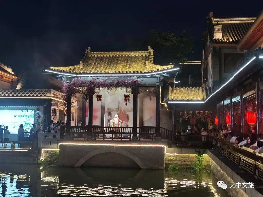 精彩夜文化点燃夜经济皇家驿站开启消夏模式