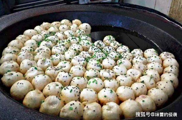 汤汁|大叔开最牛“人气”早餐店，客人堪比火车站，开门客人排队10米远
