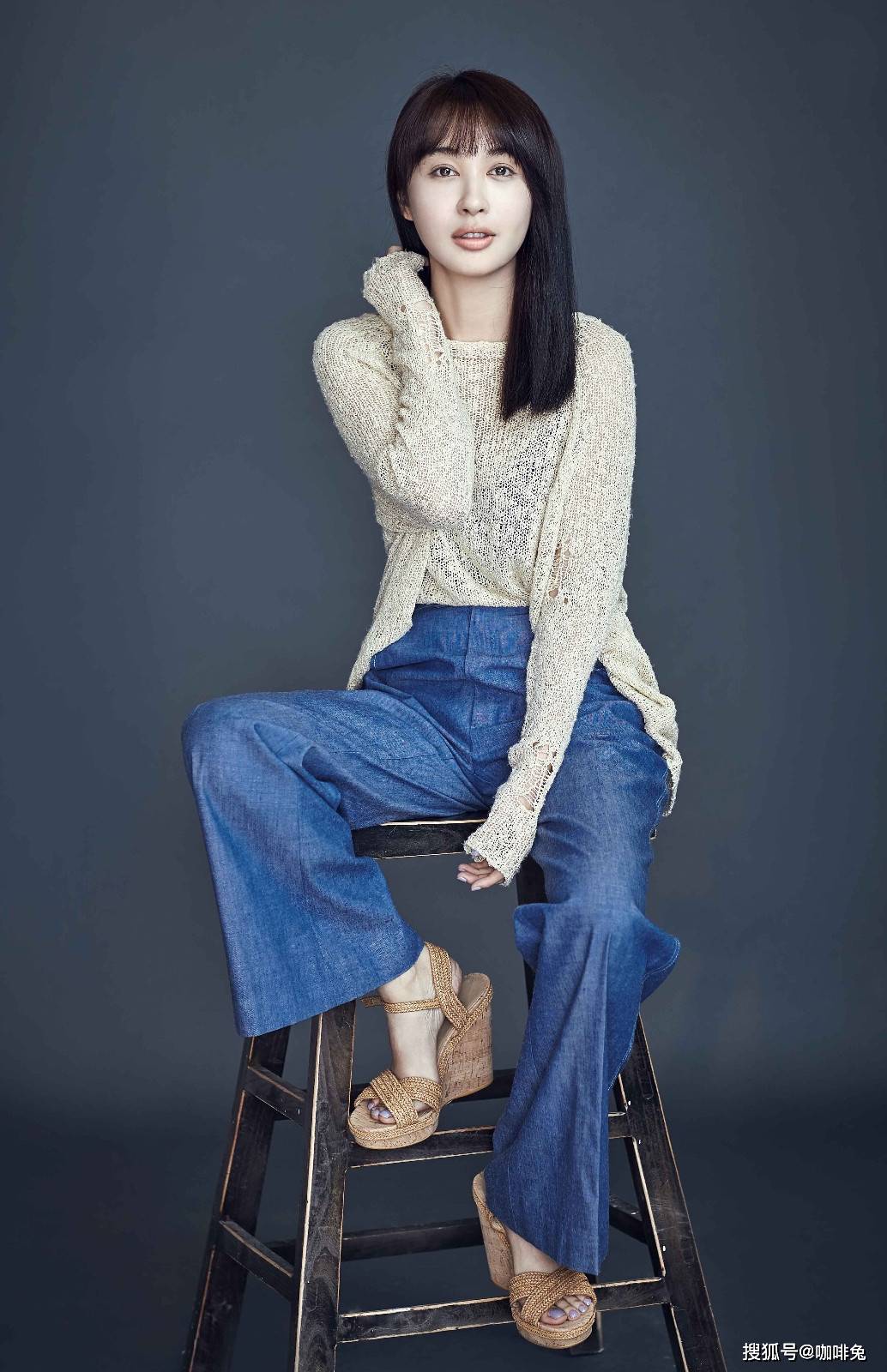 baby|气质优雅的李菲儿，性感和清纯居然可以并存，网友：比baby低调