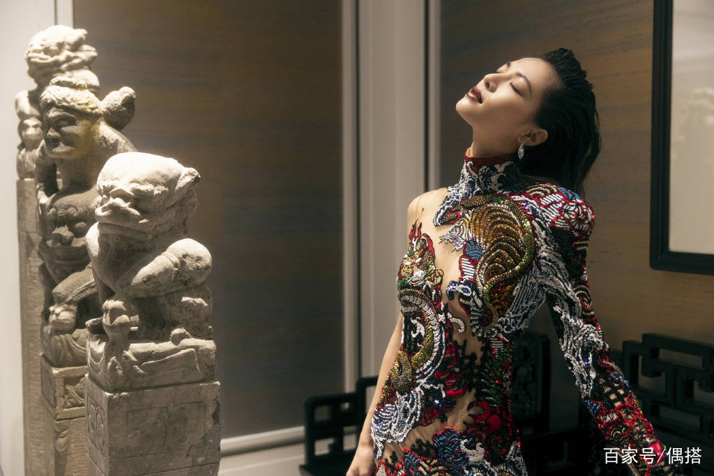 姜宏波|旗袍到底有何魅力？倪妮身穿复古旗袍，美到窒息