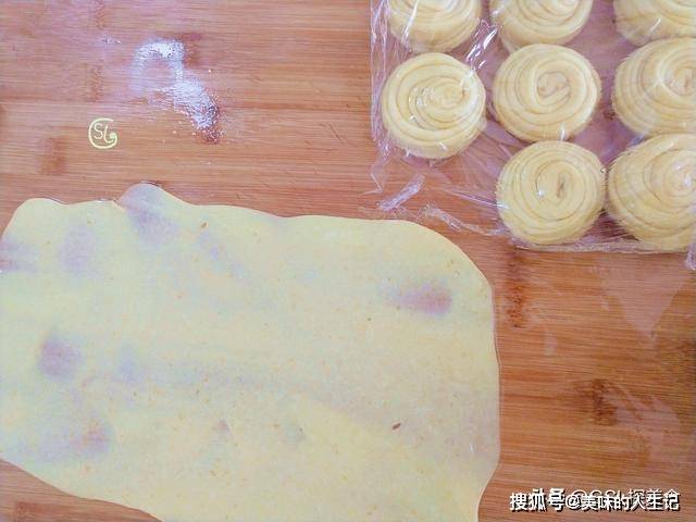 做法|做手抓饼时,加点南瓜,没想到那么好吃,酥脆又柔软,好吃解馋