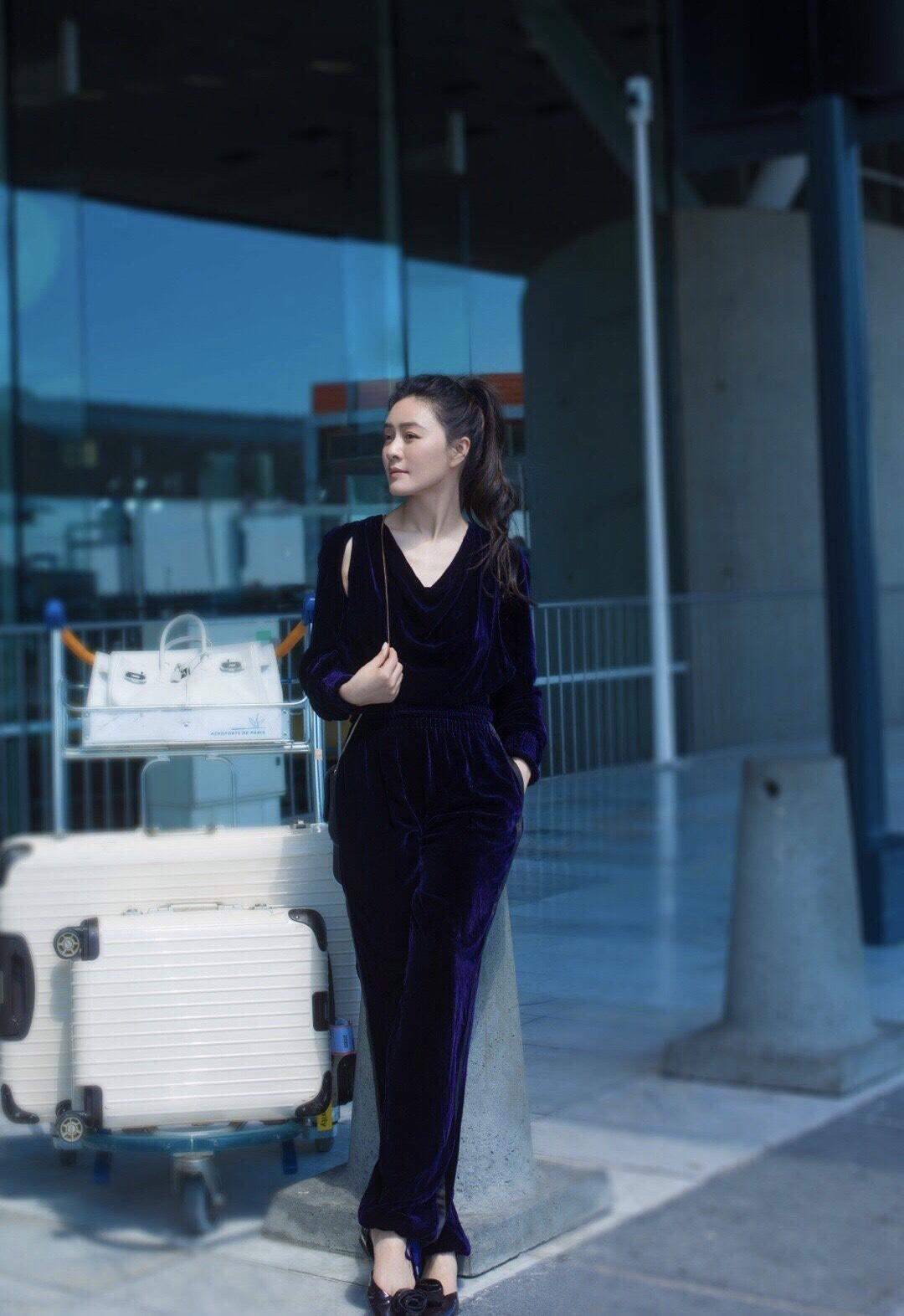 性感美|田海蓉美到了国外，穿一身“木耳裙”优雅高级，太给中国女星长脸