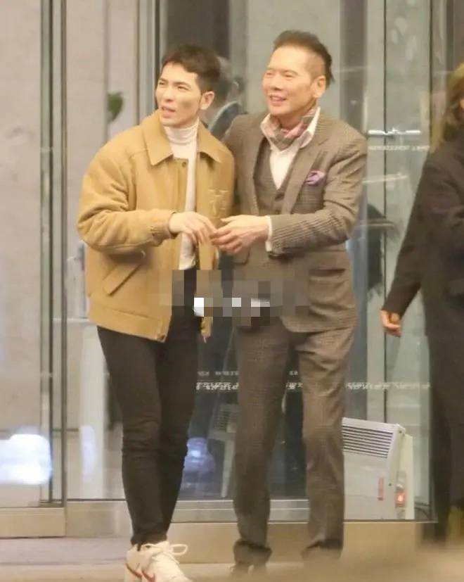 向太|向华强72岁生日会大咖云集，打扮帅气显年轻，干儿子萧敬腾超贴心
