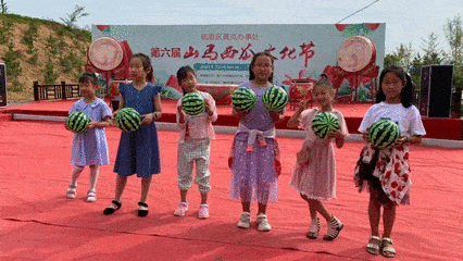 临港区蔄山镇第七届山马西瓜节清爽来袭,嗨翻盛夏!吃货"战"出来