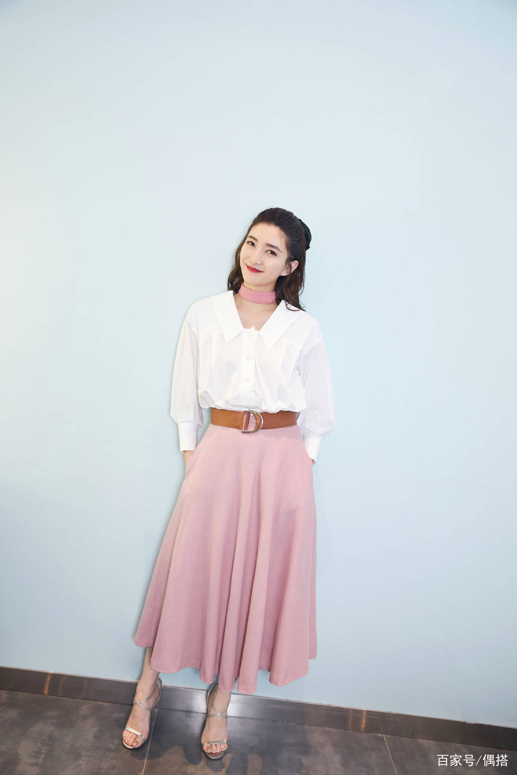 西裤|上班族穿衣被限制？今夏这样穿，高级又时髦，摆脱“校服”生活