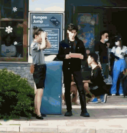 青春|罗云熙、吴倩新剧路透图曝光，二人颜值抗打，男方真实身高引质疑